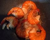 Foto langkah ke 3 dari resep 348.🥰57.50. Udang Masak Asam Garam.
