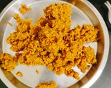 मँगो नारळाची वडी (Mango Naralachi Vadi Recipe In Marathi) रेसिपी स्टेप 4 फोटो 