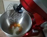 Gluténmentes-mintás, csokipudinggal töltött piskótatekercs recept fázis 2 fotója