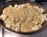 Une image de l'étape 9 de Gratin de chou fleur aux deux sauces, ail et emmental râpé.