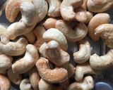 કાજૂ ગાંઠિયા નું શાક(Kaju Ganthiya Shak Recipe In Gujarati) રેસીપી સ્ટેપ2ફોટો