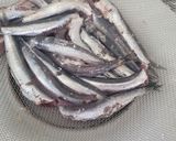Foto del paso 2 de la receta: Boquerones fritos con requemao de ajos, pimientos morrones, cayena y vinagre