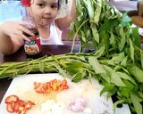 Foto langkah ke 1 dari resep Tumis kangkung Saus tiram.