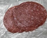 Foto del paso 5 de la receta: Pancitos con salame y semillas