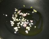 A picture of step 1 of Risotto speck e brie.