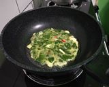 Foto langkah ke 1 dari resep Telur Dadar Daun Kelor (Marungga).