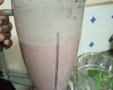 A picture of step 1 of Apple strawberries smoothie.