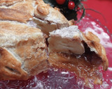 Foto del paso 8 de la receta: Hojaldre navideño con queso, confitura y cebolla caramelizada
