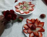 A picture of step 3 of Healthy oats with strawberry.