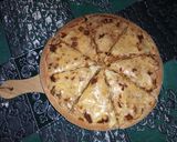 A picture of step 8 of Creamy Mince Pizza.
