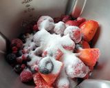 Une image de l'étape 1 de Coulis de fruits rouges.