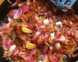 A picture of step 5 of Juicy homemade burgers-with caramelized onions.