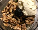A picture of step 2 of Doon Chetin Kashmiri walnut chutney.