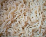 A picture of step 1 of Minced meat instant noodles.
