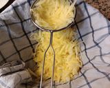 Foto del paso 4 de la receta: Nidos de patatas con gulas y huevos de codorniz