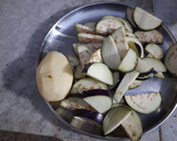 फ्राइड बैंगन का सलाद (fried baingan ka salad recipe in Hindi) रेसिपी चरण 2 फोटो