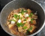 Foto langkah ke 7 dari resep Tahu dan Jamur Enoki Saos Tiram.