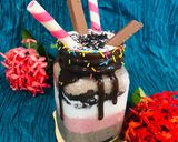 A picture of step 2 of Oreo shake recipe in English.