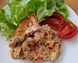 รูปขั้นตอนการทำที่ 2 ของ อกไก่ติดหนังย่าง มะเขือเทศย่าง โลว์คาร์บ