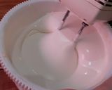 Foto langkah ke 2 dari resep Bolu kukus simple buat pemula.