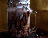 A picture of step 3 of Chikoo Chocolate Shake.