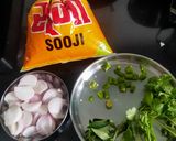 A picture of step 2 of Onion upmaa.