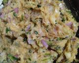 A picture of step 3 of Aloo paratha.