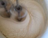Foto del paso 2 de la receta: Budín de nuez, almendras y dulce de leche