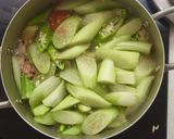 Hình bước làm 6 của món Canh chua tôm thanh mát