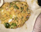 A picture of step 3 of Aaloo ka paratha.