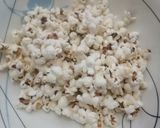 A picture of step 2 of Popcorn bhel.