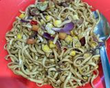 Foto langkah ke 5 dari resep Cah Mie Goreng Sederhana.