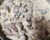 Foto del paso 4 de la receta: Pollo cremoso con champiñones