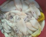 Foto langkah ke 1 dari resep Cumi Asam Manis.