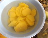 Foto del paso 2 de la receta Gratinado de alcachofas y patatas con chorizo colorado