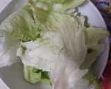 Foto del paso 1 de la receta: Ensalada de lechuga, piña y fresas