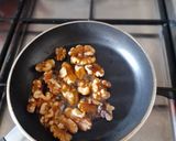 A picture of step 3 of 10 min veggie lunch: chicory with baked cheese and walnuts.
