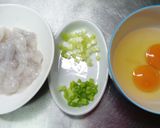 ～香蔥滑蛋蝦仁～餐桌上的晚餐的食譜步驟1照片
