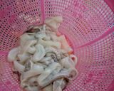 Foto langkah ke 1 dari resep Cumi toge saos tiram.