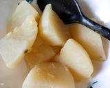 A picture of step 1 of Aloo ki sabji.