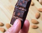 Foto del paso 5 de la receta: Chocolatín casero con almendras tostadas 🍫sin azúcar, sin edulcorante, low carb