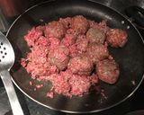 A picture of step 4 of Easy Cheese Stuffed Meatballs 👊🏼.