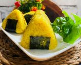 Foto langkah ke 6 dari resep Onigiri Nasi Kuning.