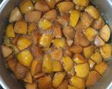 عکس مرحله 2 از دستور خورش سیب