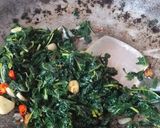 Gambar langkah 6 resipi Sayur Goreng Daun Betik.