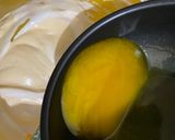 Foto langkah ke 3 dari resep Banana steam cake.