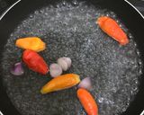 Foto langkah ke 1 dari resep Sambal pedas asem gurih untuk bumbu cireng.