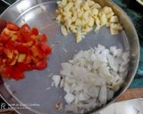A picture of step 1 of Healthy upma.