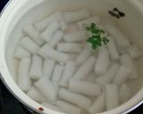 Foto langkah ke 3 dari resep Simple Tteokbokki.