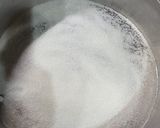 Foto del paso 6 de la receta: Torta de manzana invertida con bizcochuelo simple (tipo vainillas)